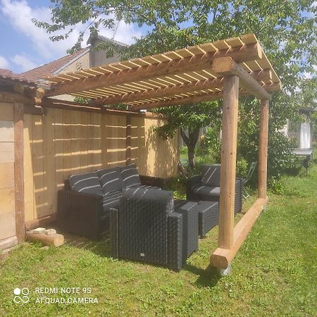 Les Cabanes De Pellier Charcier 外观 照片